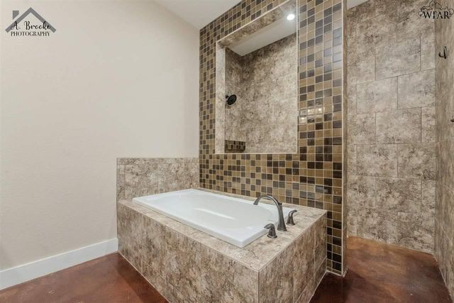 10 FREEDOM CIRCLE, Wichita Falls, TX 76306