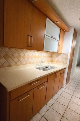 Chalets Del Parque APT 2-A1 1, Guaynabo, PR 00969