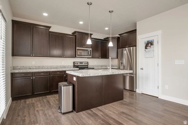 393 E CORRAL CREEK DR, Midvale, UT 84047