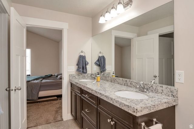 393 E CORRAL CREEK DR, Midvale, UT 84047