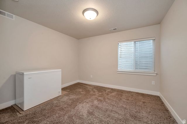 393 E CORRAL CREEK DR, Midvale, UT 84047