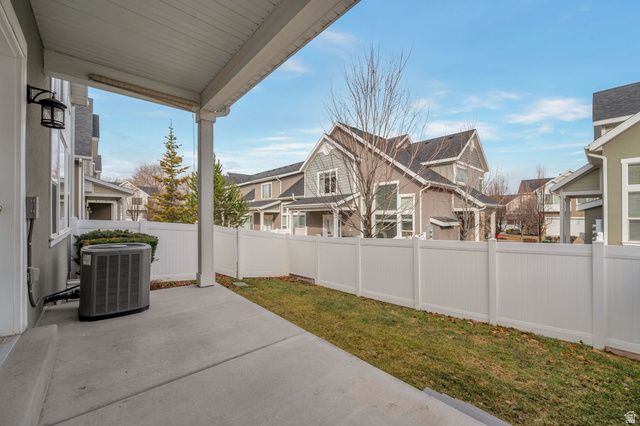 393 E CORRAL CREEK DR, Midvale, UT 84047