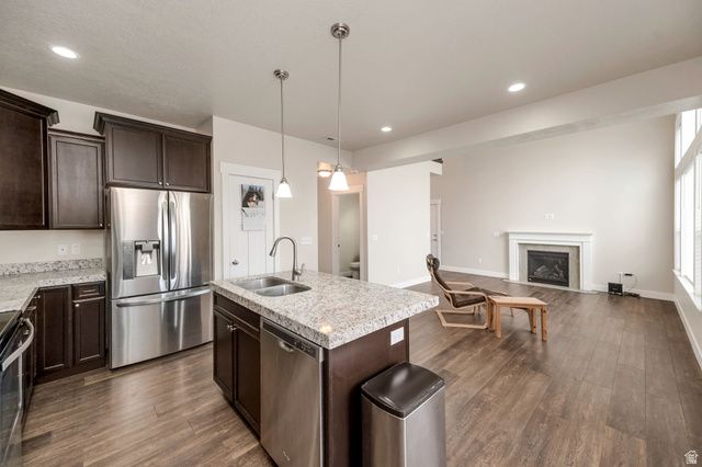 393 E CORRAL CREEK DR, Midvale, UT 84047