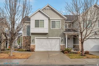393 E CORRAL CREEK DR, Midvale, UT 84047
