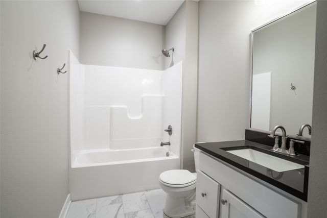 3997 NW 179th Court, Clive, IA 50263