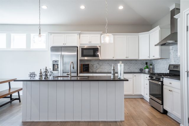 3997 NW 179th Court, Clive, IA 50263