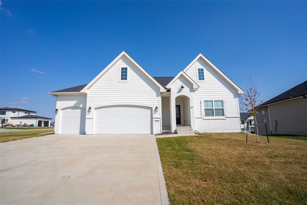 3997 NW 179th Court, Clive, IA 50263