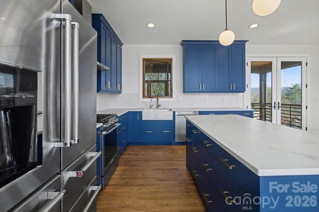 8 Nottingham Drive, Candler, NC 28715