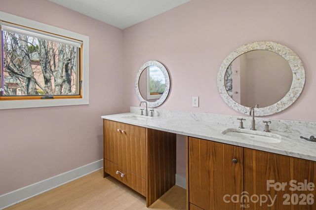 8 Nottingham Drive, Candler, NC 28715
