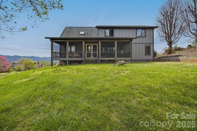 8 Nottingham Drive, Candler, NC 28715