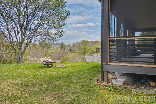8 Nottingham Drive, Candler, NC 28715