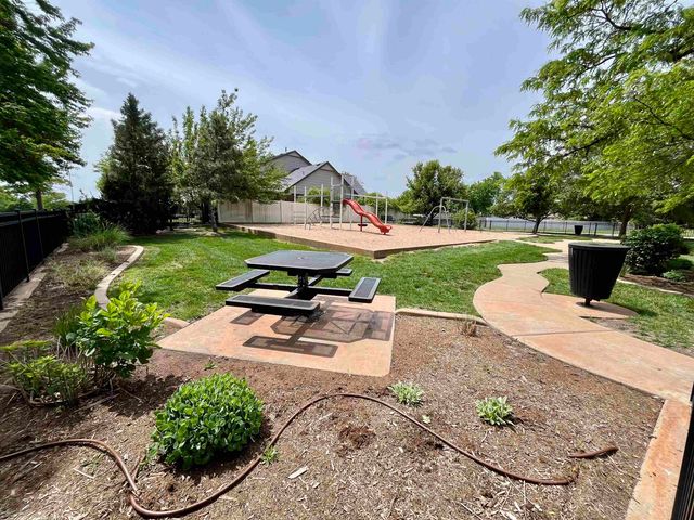 2711 N Dublin, Wichita, KS 67226