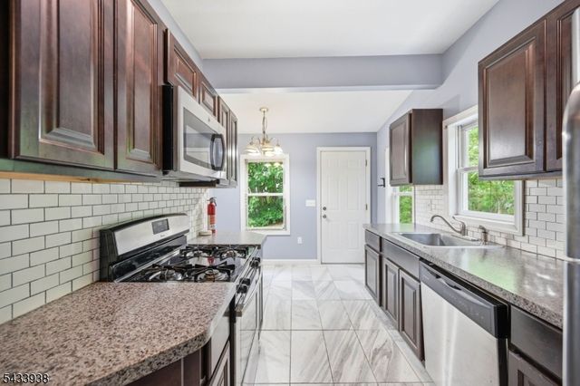 16 Morsemere Rd, West Milford Twp., NJ 07421