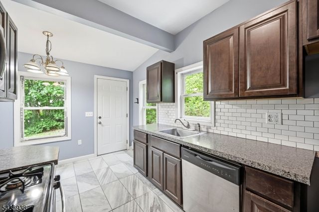 16 Morsemere Rd, West Milford Twp., NJ 07421