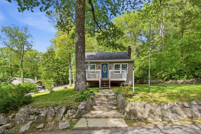 16 Morsemere Rd, West Milford Twp., NJ 07421