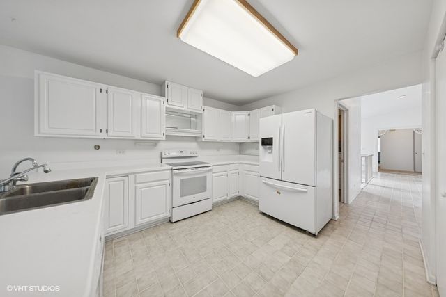 1410 Seward Street, Schaumburg, IL 60193