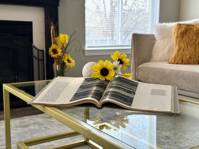 21732 Jacksonville, Farmington Hills, MI 48336