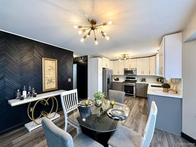 21732 Jacksonville, Farmington Hills, MI 48336