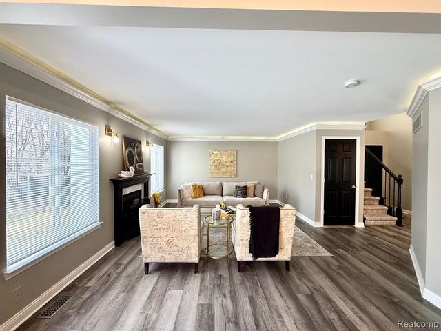 21732 Jacksonville, Farmington Hills, MI 48336