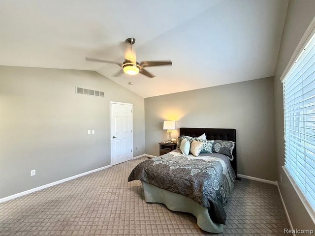 21732 Jacksonville, Farmington Hills, MI 48336