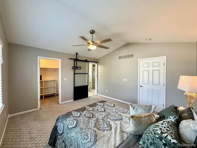 21732 Jacksonville, Farmington Hills, MI 48336