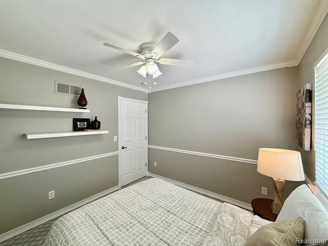 21732 Jacksonville, Farmington Hills, MI 48336