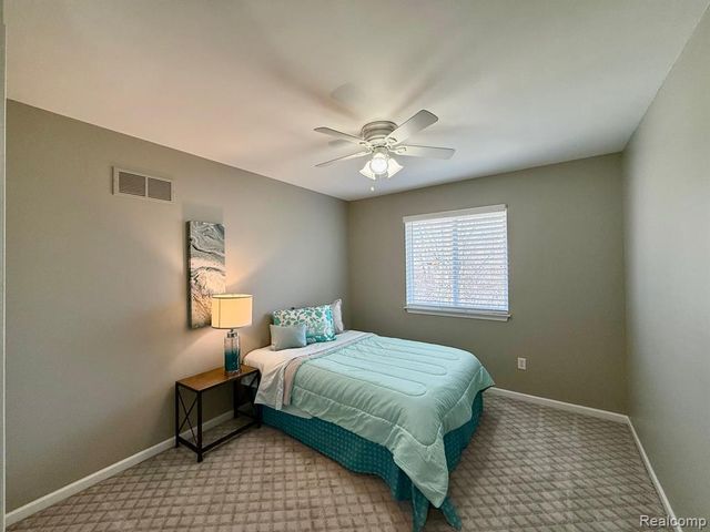 21732 Jacksonville, Farmington Hills, MI 48336