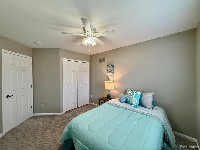 21732 Jacksonville, Farmington Hills, MI 48336