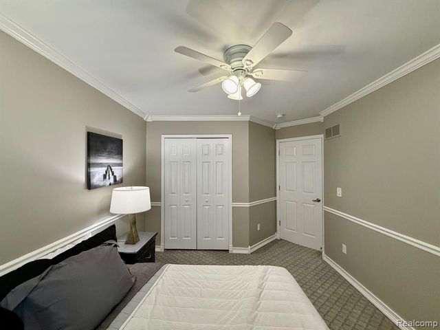 21732 Jacksonville, Farmington Hills, MI 48336