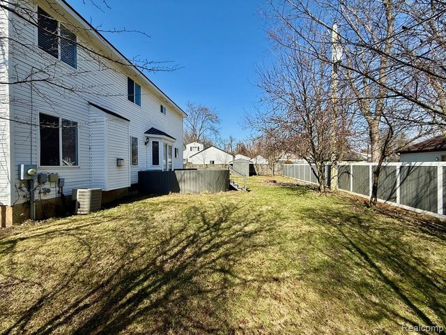 21732 Jacksonville, Farmington Hills, MI 48336