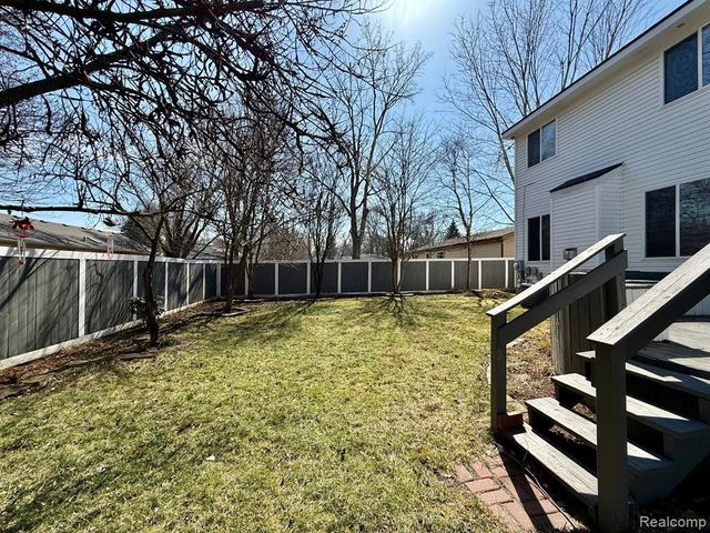 21732 Jacksonville, Farmington Hills, MI 48336