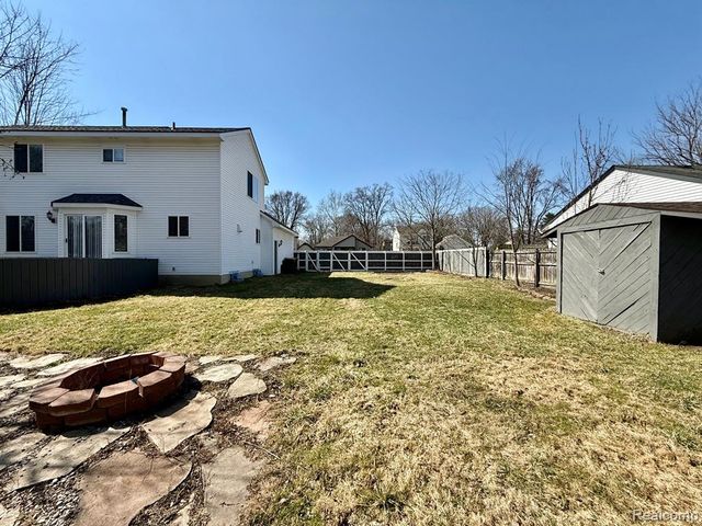 21732 Jacksonville, Farmington Hills, MI 48336