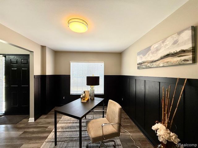 21732 Jacksonville, Farmington Hills, MI 48336