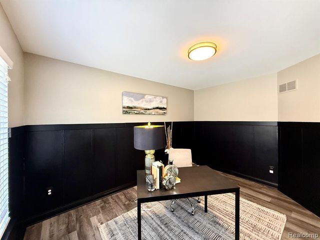 21732 Jacksonville, Farmington Hills, MI 48336