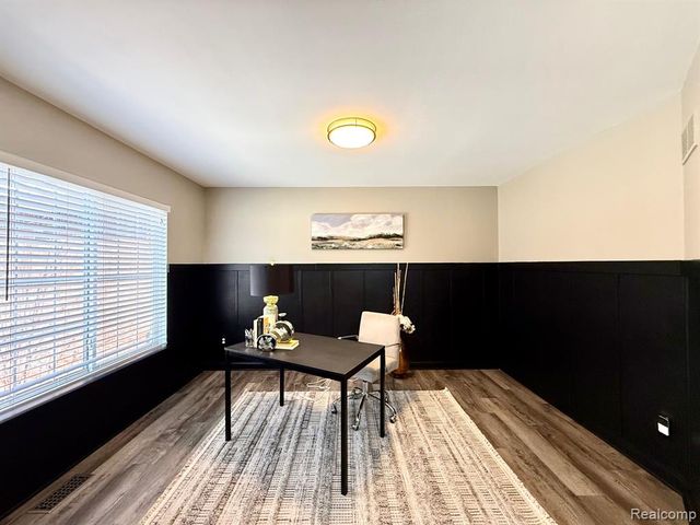 21732 Jacksonville, Farmington Hills, MI 48336