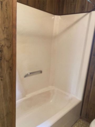 826 W 9th Street, Bonham, TX 75418