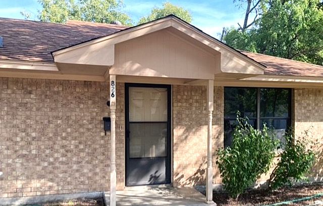 826 W 9th Street, Bonham, TX 75418