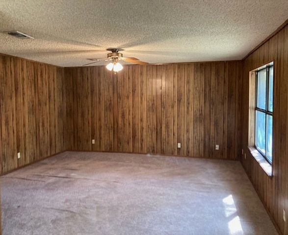 826 W 9th Street, Bonham, TX 75418