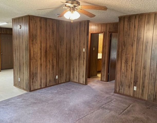 826 W 9th Street, Bonham, TX 75418