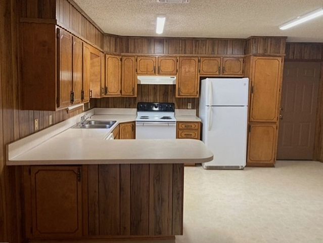 826 W 9th Street, Bonham, TX 75418