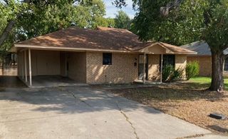 826 W 9th Street, Bonham, TX 75418