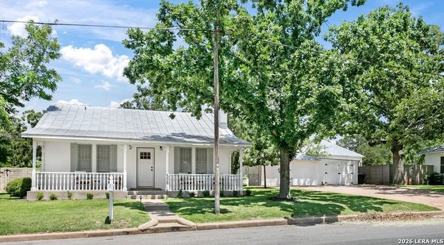 508 N Orange St, Fredericksburg, TX 78624