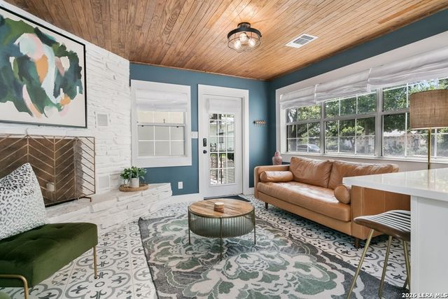 508 N Orange St, Fredericksburg, TX 78624