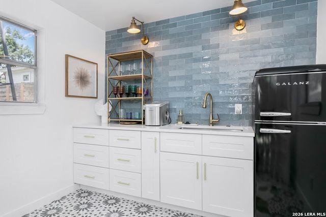 508 N Orange St, Fredericksburg, TX 78624