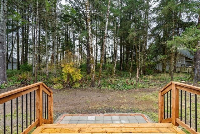 394 Lake View Loop NE, Ocean Shores, WA 98569