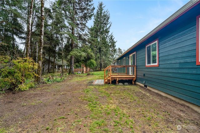 394 Lake View Loop NE, Ocean Shores, WA 98569