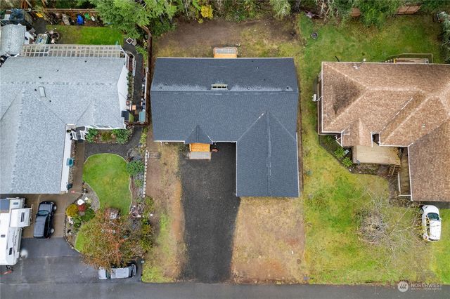394 Lake View Loop NE, Ocean Shores, WA 98569