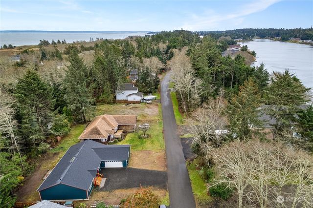 394 Lake View Loop NE, Ocean Shores, WA 98569