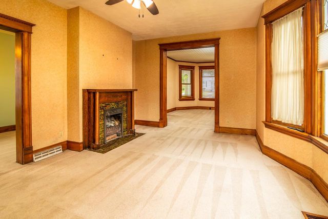 209 S Washington STREET, Watertown, WI 53094