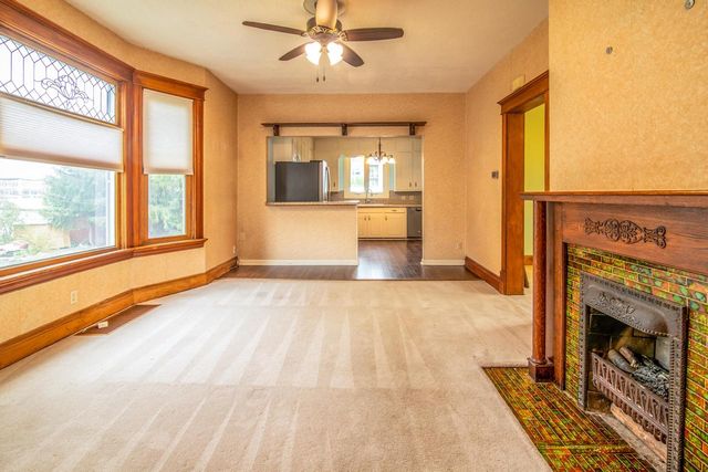 209 S Washington STREET, Watertown, WI 53094